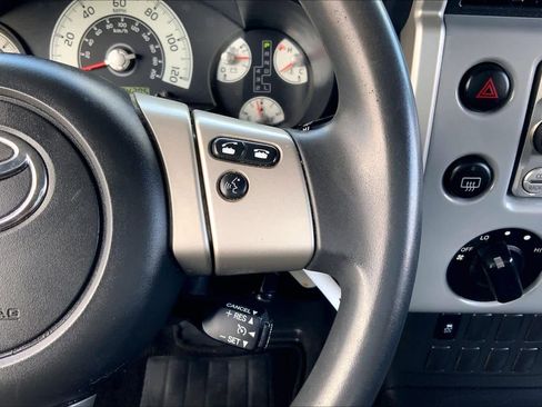 Used 2014 Toyota FJ Cruiser 4WD w/ Convenience Package image 24