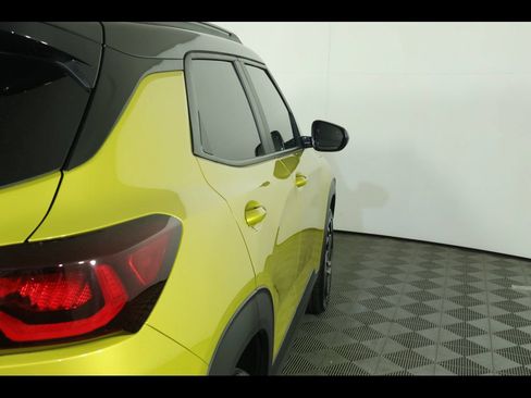Used 2025 Chevrolet TrailBlazer RS w/ Convenience Package FWD image 18