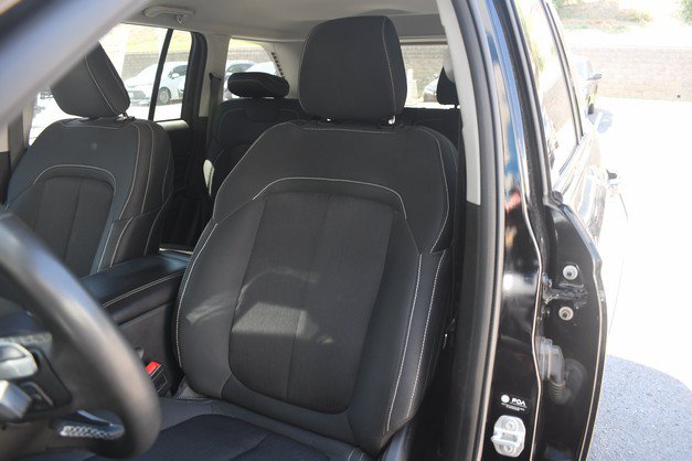 Used 2023 Jeep Grand Cherokee Laredo AWD/4WD image 17