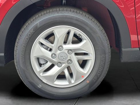 Used 2026 Hyundai Venue SE FWD image 26