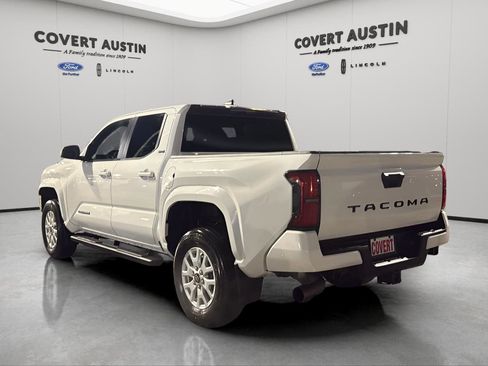 Used 2024 Toyota Tacoma TRD Sport image 3