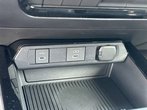 New 2026 Toyota Prius XLE image 19