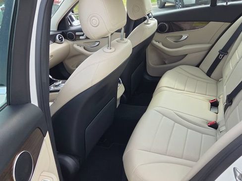 Used 2019 Mercedes-Benz C 300 Sedan image 7