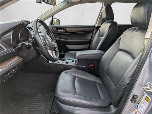 Used 2017 Subaru Outback 2.5i Limited image 17