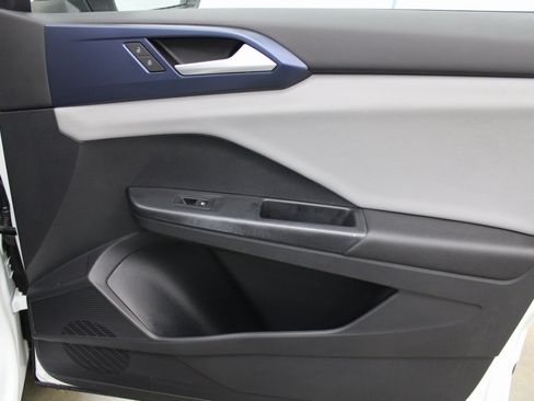 Used 2022 Volkswagen Taos SE image 27