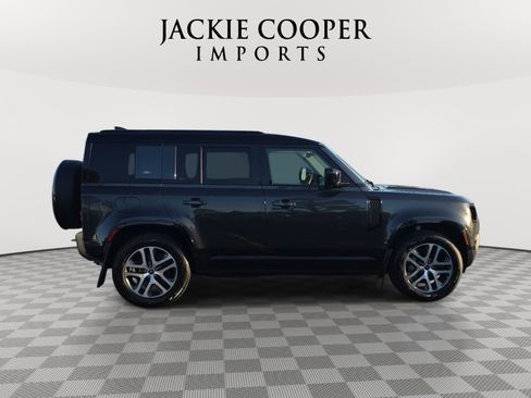Used 2024 Land Rover Defender 110 X-Dynamic SE AWD/4WD image 4
