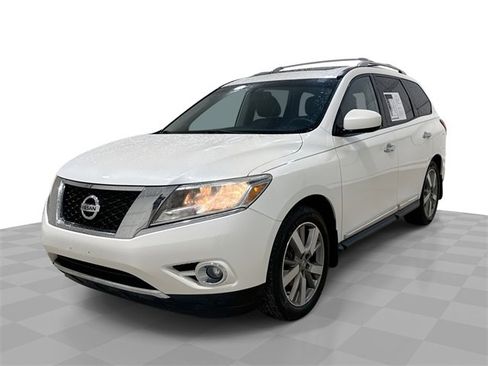 Used 2016 Nissan Pathfinder Platinum image 1
