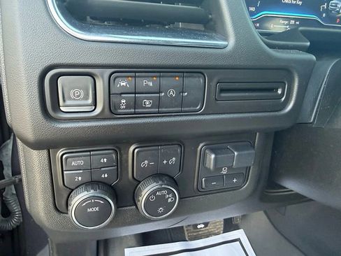 Used 2023 Chevrolet Suburban RST w/ Luxury Package image 26