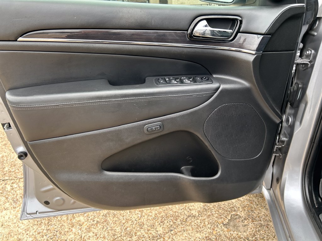 Used 2021 Jeep Grand Cherokee Overland AWD/4WD image 11