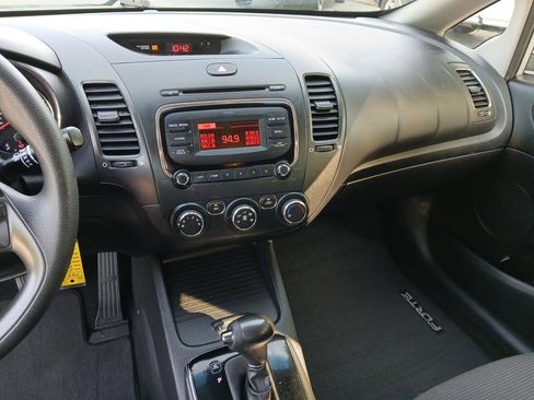 Used 2017 Kia Forte LX image 20