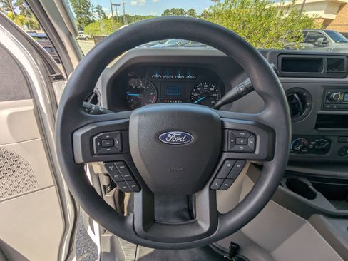 Certified 2024 Ford E-350 and Econoline 350 Super Duty w/ Power Windows & Locks Group image 17