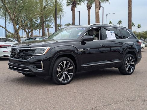 Used 2024 Volkswagen Atlas SEL Premium R-Line image 2