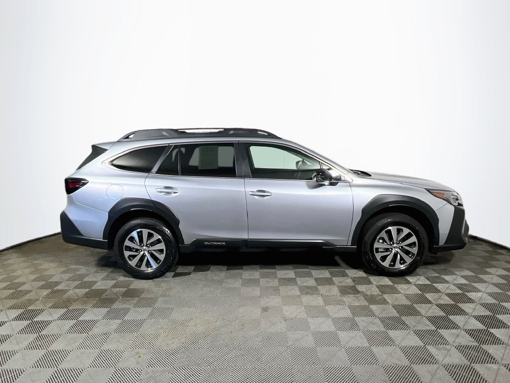 Certified 2025 Subaru Outback Premium AWD/4WD image 8