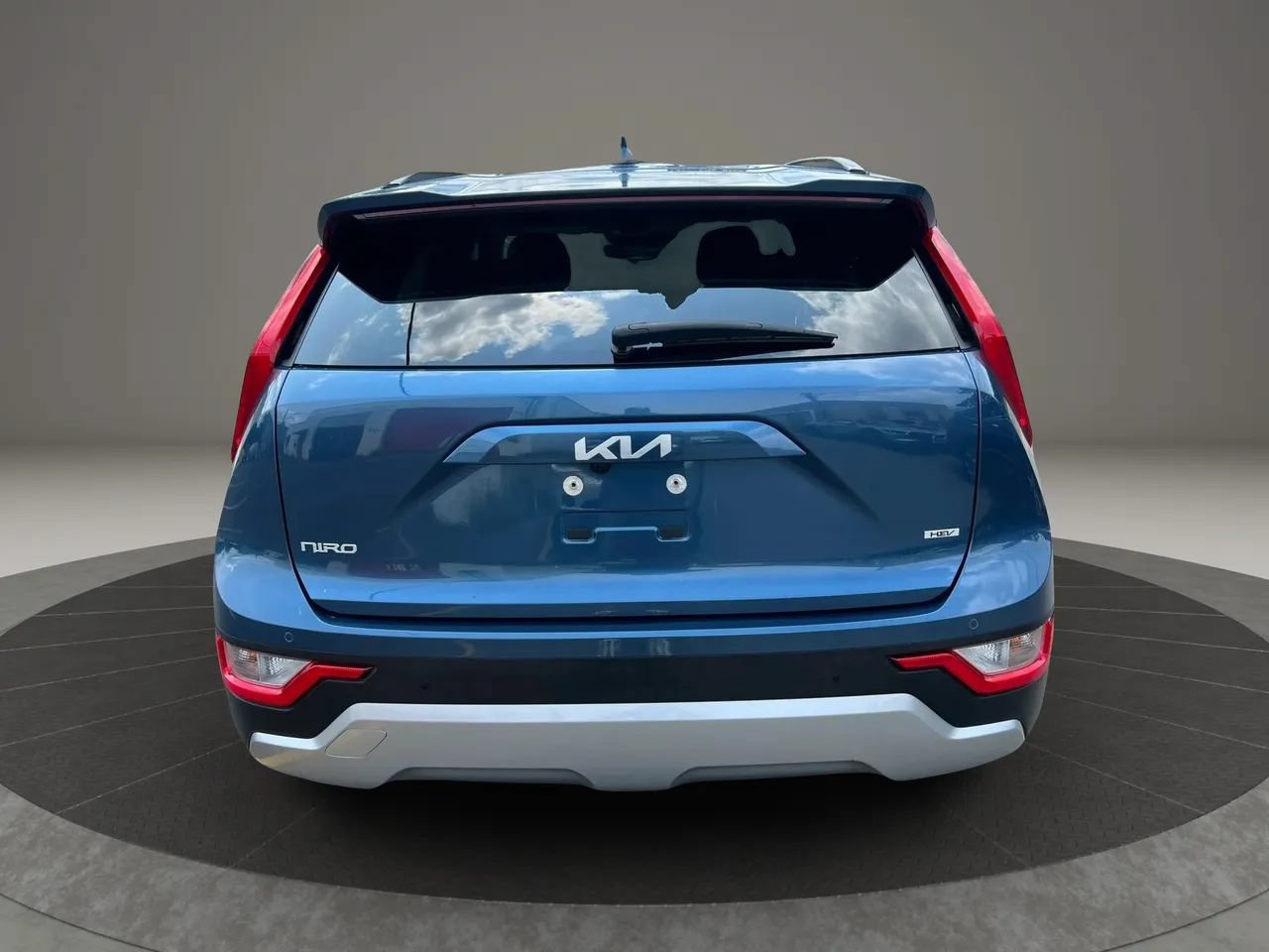 Used 2025 Kia Niro EX FWD image 6