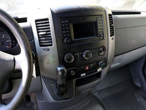 Used 2010 Mercedes-Benz Sprinter 3500 image 18