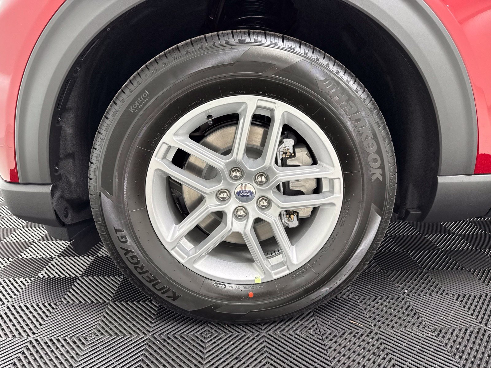 New 2027 Ford Explorer Active w/ Active Comfort Package RWD image 9