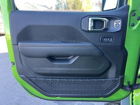 New 2025 Jeep Wrangler Unlimited Rubicon 392 image 9