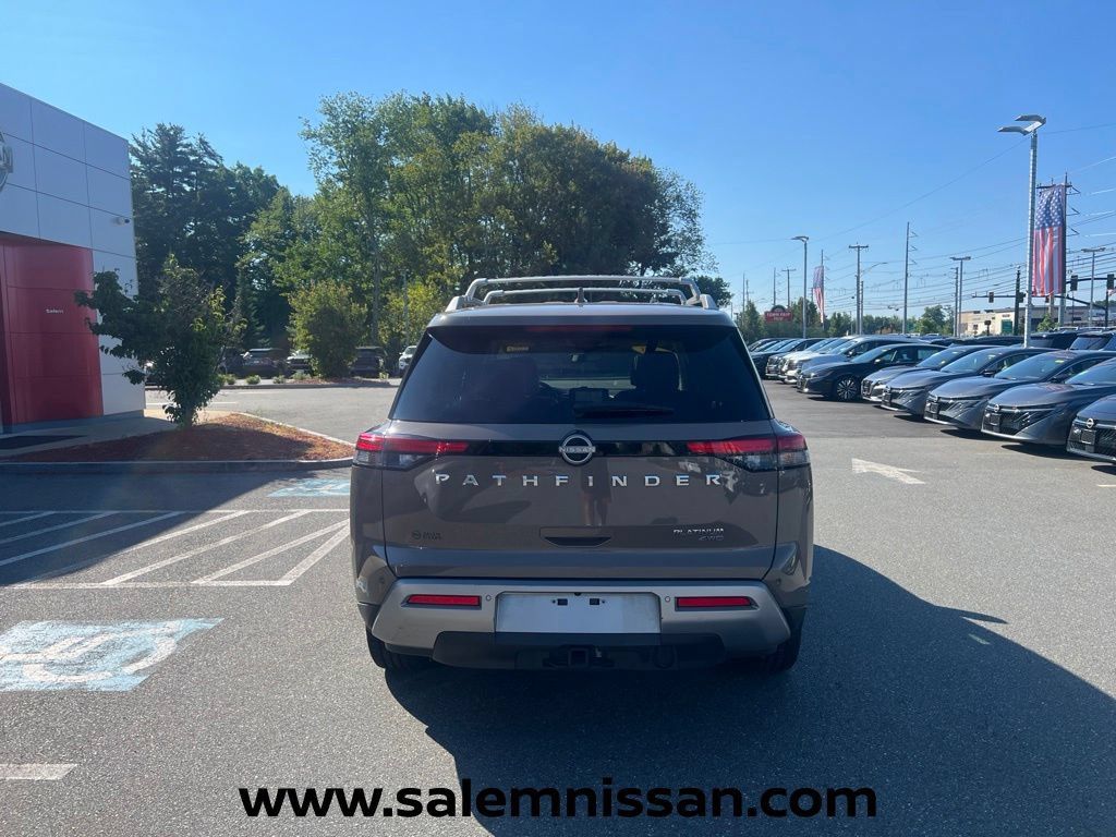 Used 2023 Nissan Pathfinder Platinum AWD/4WD image 6