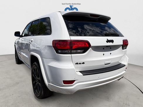 Used 2021 Jeep Grand Cherokee Laredo X AWD/4WD image 5