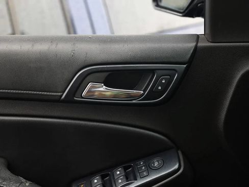 Used 2015 Chevrolet Tahoe LTZ RWD image 41