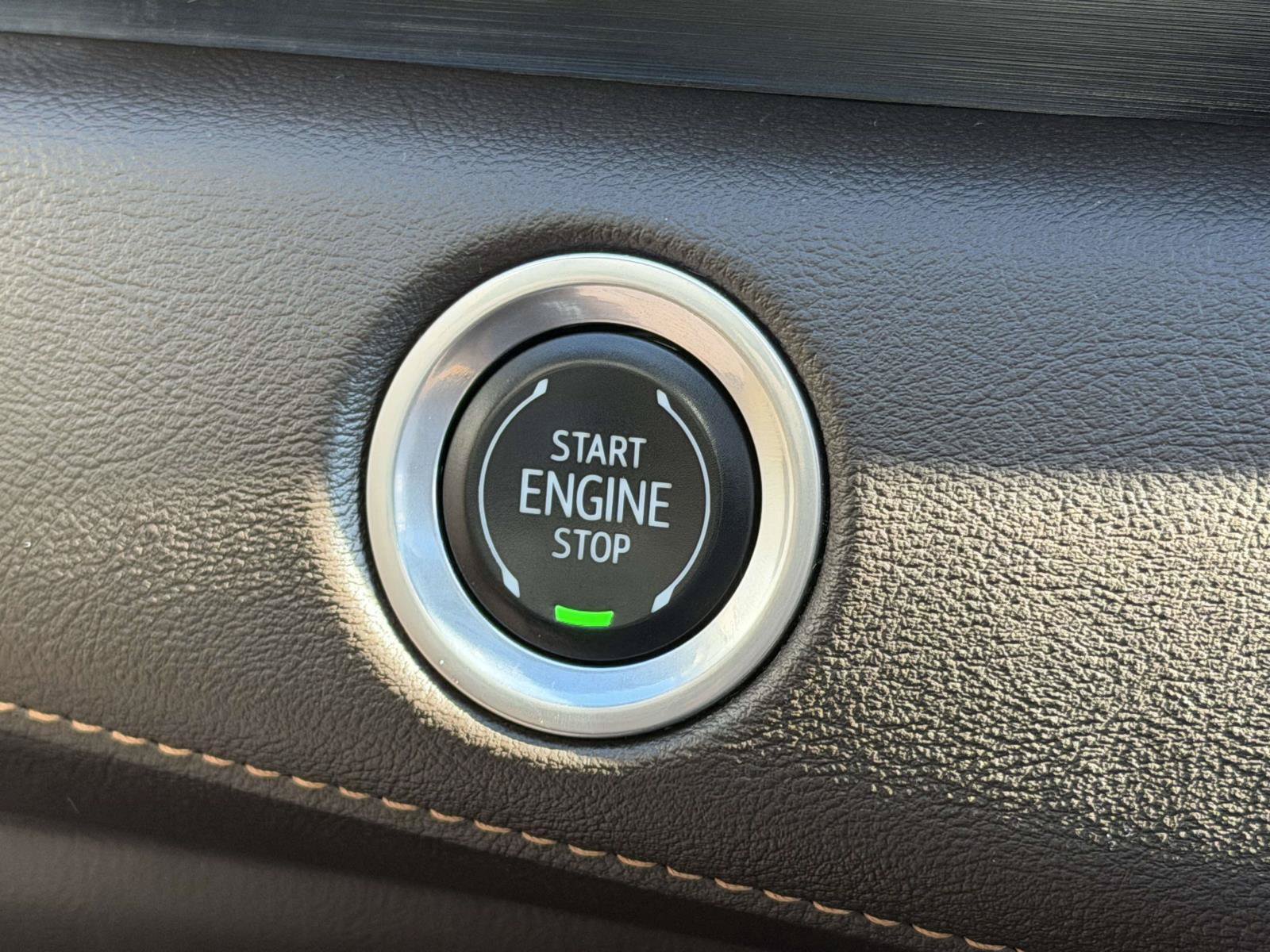 Used 2023 Cadillac Escalade Sport AWD/4WD image 16