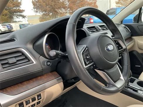 Used 2018 Subaru Outback 2.5i Limited image 10