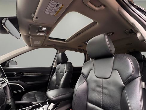 Used 2024 Kia Telluride EX image 21