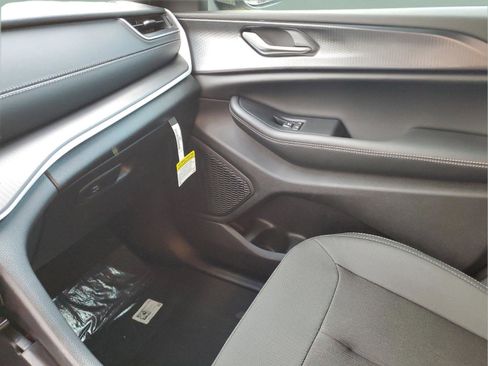 New 2025 Jeep Grand Cherokee L Laredo w/ Luxury Tech Group I RWD image 22