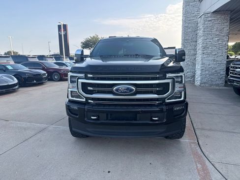 Used 2022 Ford F250 Platinum AWD/4WD image 3