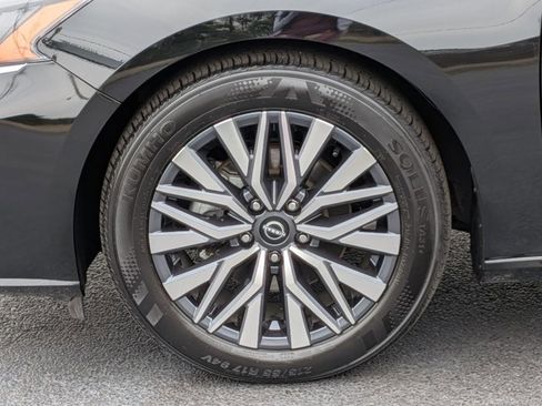 Certified 2025 Nissan Altima 2.5 SV image 10