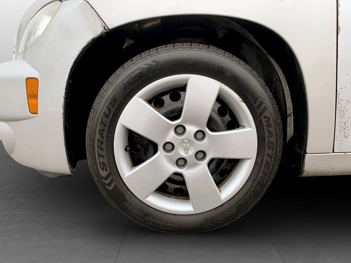 Used 2011 Chevrolet HHR LS FWD image 10