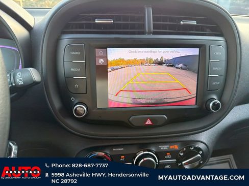 Used 2024 Kia Soul LX w/ Option Group 015 FWD image 16