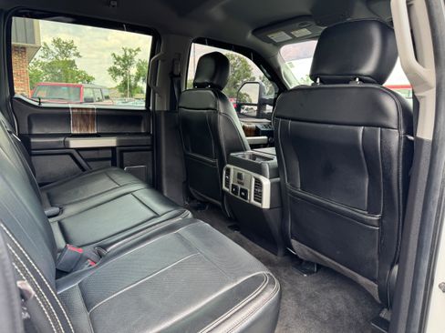 Used 2018 Ford F150 Lariat w/ Equipment Group 502A Luxury AWD/4WD image 15