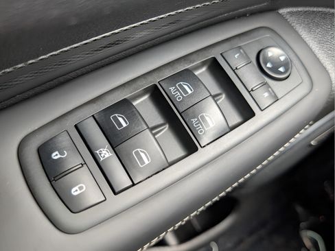 Used 2021 Dodge Durango SRT w/ Technology Group AWD/4WD image 32
