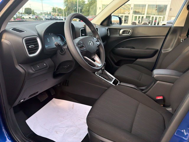 Used 2023 Hyundai Venue SE w/ Cargo Package FWD image 14