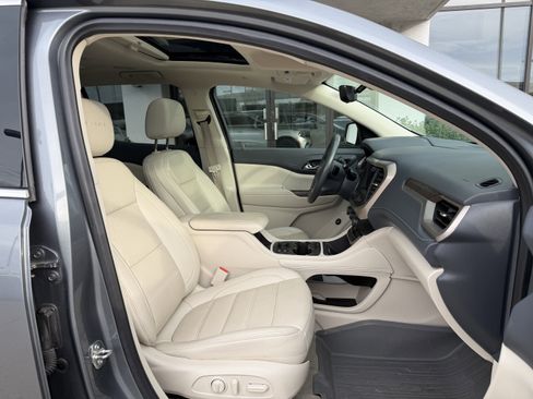 Used 2021 GMC Acadia Denali w/ Denali Technology Package image 18