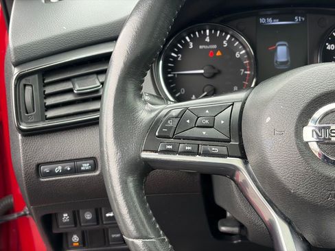 Certified 2017 Nissan Rogue SL w/ SL Premium Package image 16