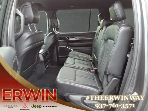 Used 2024 Jeep Wagoneer L Series II w/ Flexible Seating Group AWD/4WD image 25