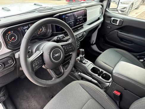 Used 2025 Jeep Wrangler Sport S image 12