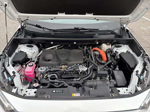 Used 2025 Toyota RAV4 LE image 31