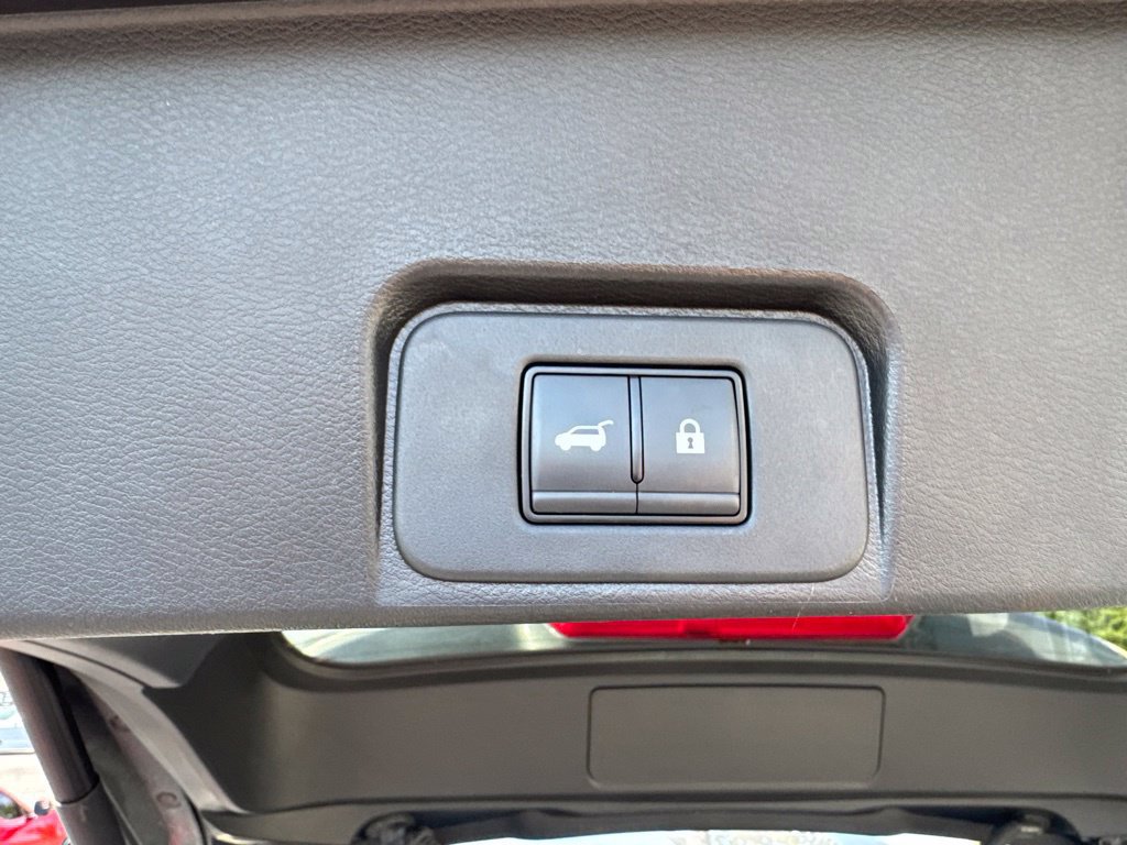 Used 2024 Nissan Rogue SV AWD/4WD image 11