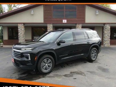 Used 2024 Chevrolet Traverse LT