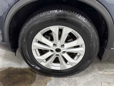 Used 2016 Nissan Rogue SV w/ SV Premium Package image 10