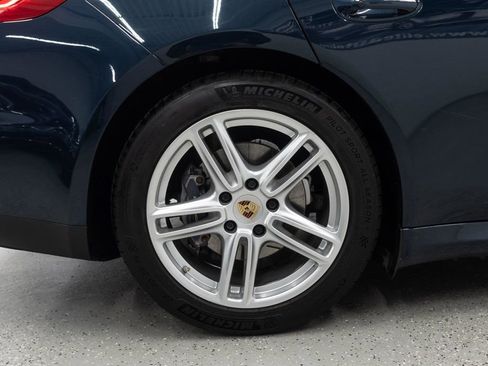 Used 2014 Porsche Panamera 4 image 33