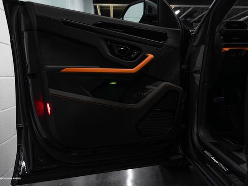 New 2025 Lamborghini Urus SE image 22