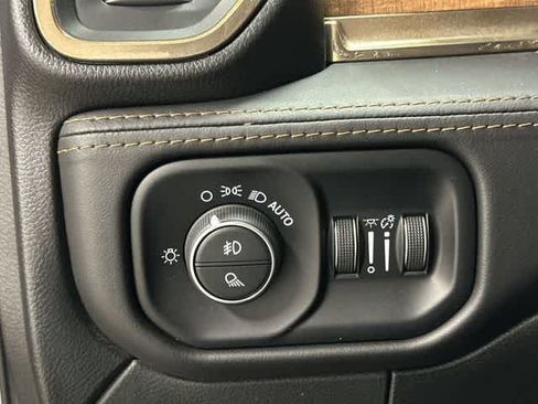 Used 2024 RAM 2500 Limited AWD/4WD image 19