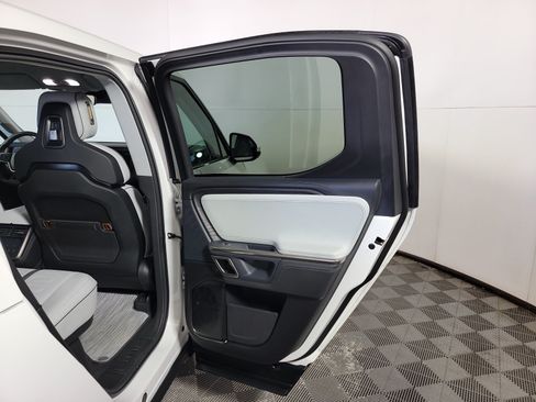Used 2024 Rivian R1T Adventure AWD/4WD image 19