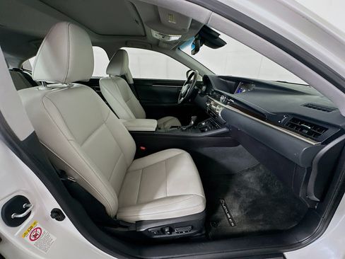 Used 2018 Lexus ES 350 w/ Premier Package FWD image 30