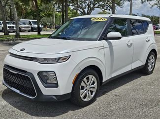 Used 2020 Kia Soul LX image 1