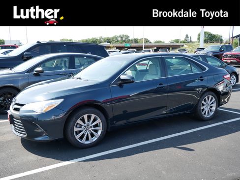 Used 2017 Toyota Camry XLE w/ Moonroof Package FWD image 1